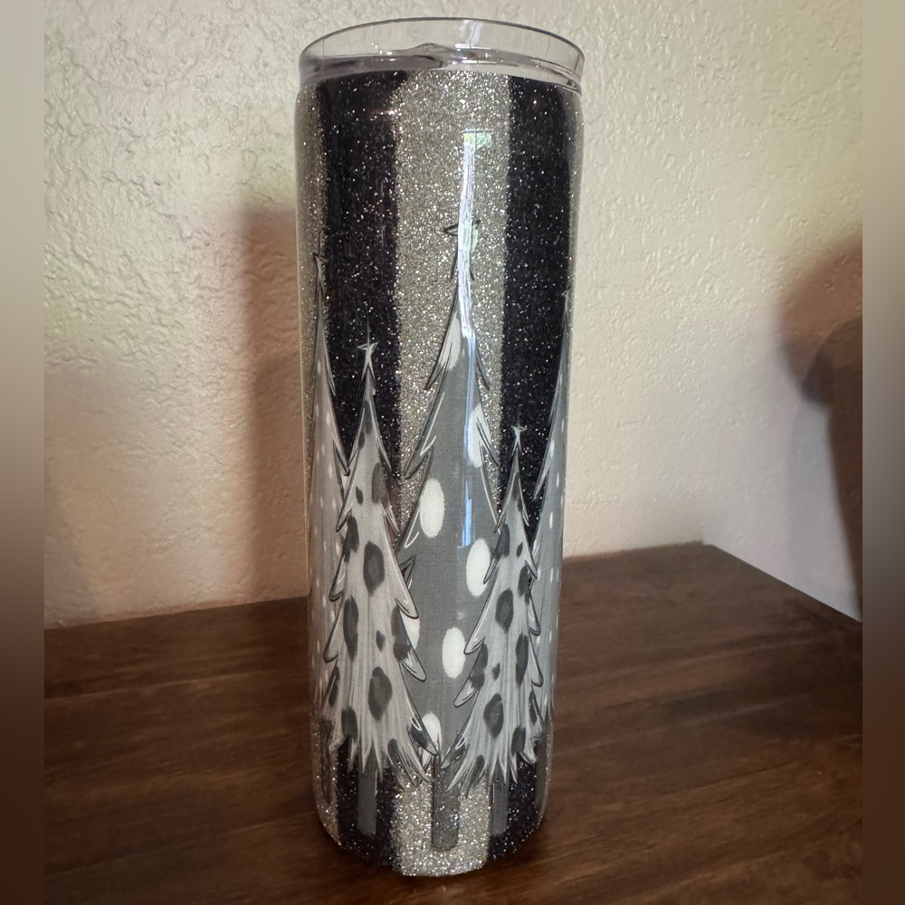NWOT Glittery Black and Silver Tree Design Tumbler